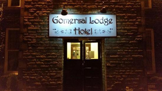Gomersal Lodge Hotel Cleckheaton Exterior photo