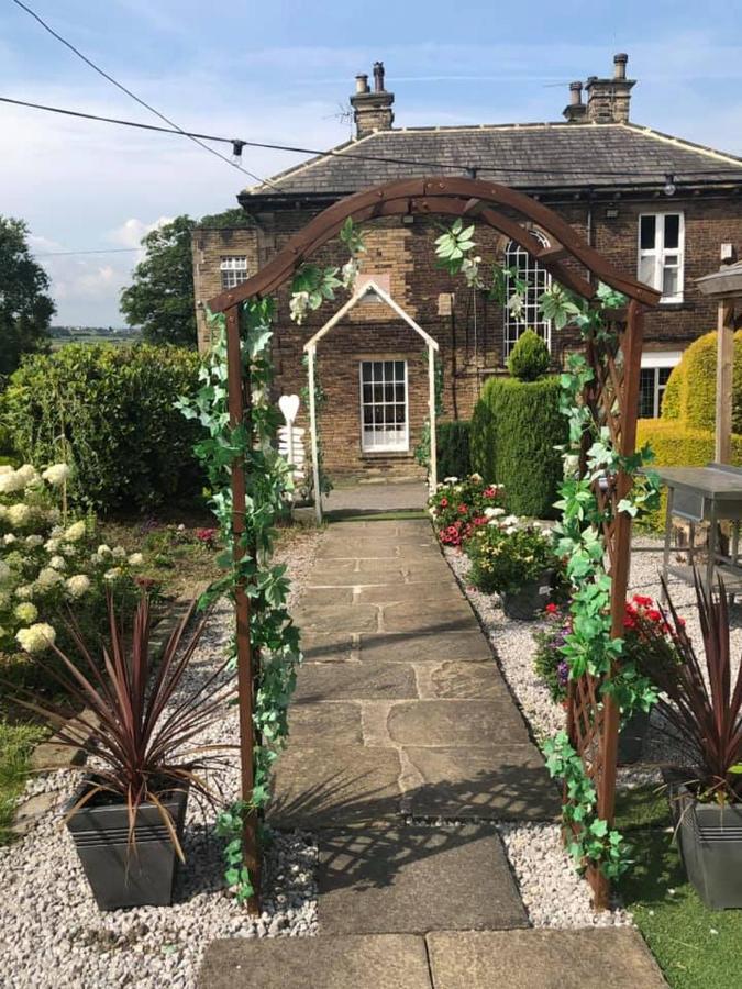 Gomersal Lodge Hotel Cleckheaton Exterior photo